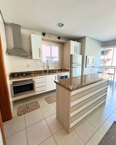 Apartamento ao lado de Praça: 7ª foto da galeria de imagens do imóvel