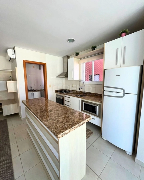 Apartamento ao lado de Praça: 9ª foto da galeria de imagens do imóvel