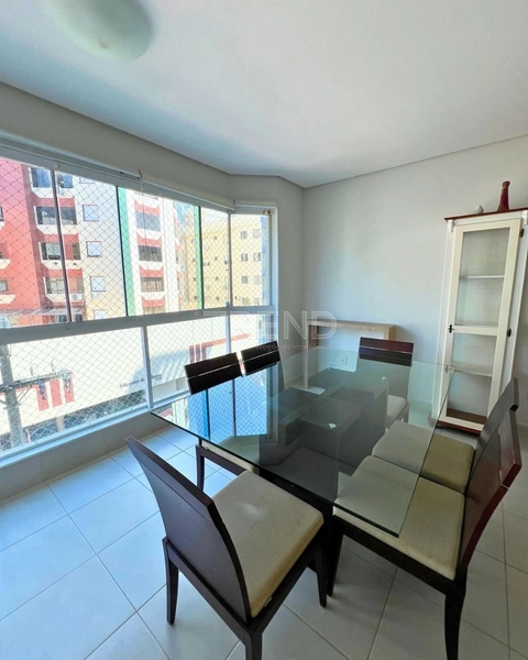 Apartamento ao lado de Praça: 6ª foto da galeria de imagens do imóvel