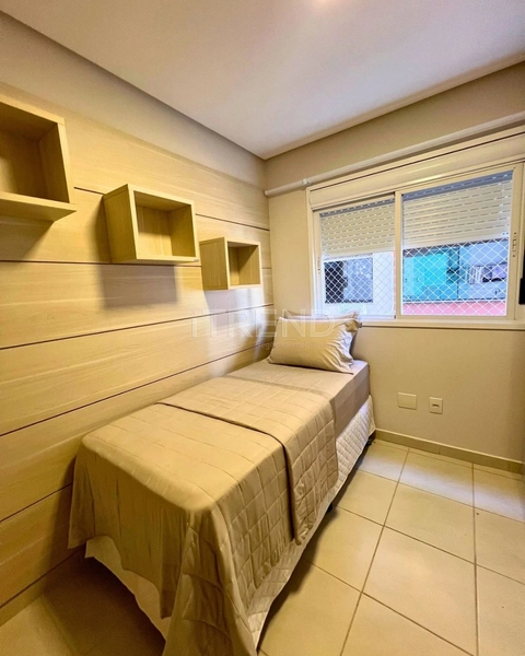 Apartamento ao lado de Praça: 13ª foto da galeria de imagens do imóvel