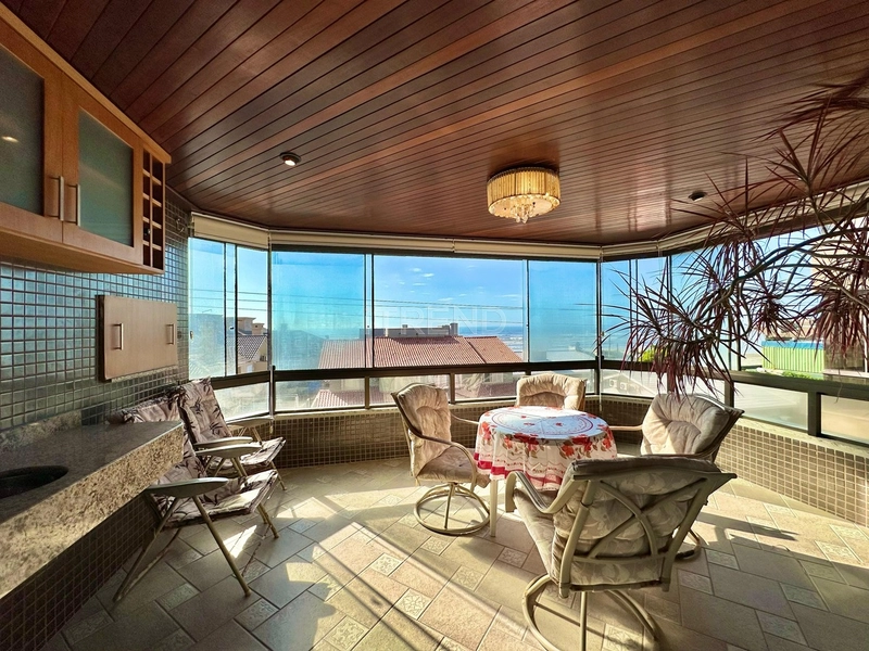 APARTAMENTO À VENDA COM SACADA DE FRENTE E VISTA PARA O MAR: 1ª foto da galeria de imagens do imóvel