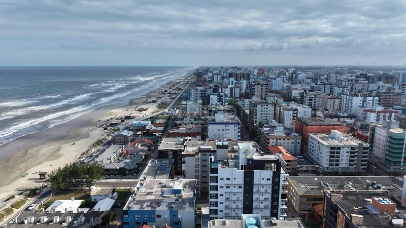 APARTAMENTO À VENDA COM TERRAÇO E INFRA COM PISCINA E VISTA PARA O MA: 6ª foto da galeria de imagens do imóvel