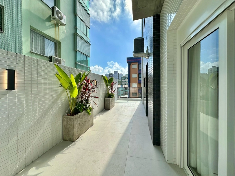 APARTAMENTO À VENDA COM TERRAÇO E INFRA COM PISCINA E VISTA PARA O MA: 27ª foto da galeria de imagens do imóvel