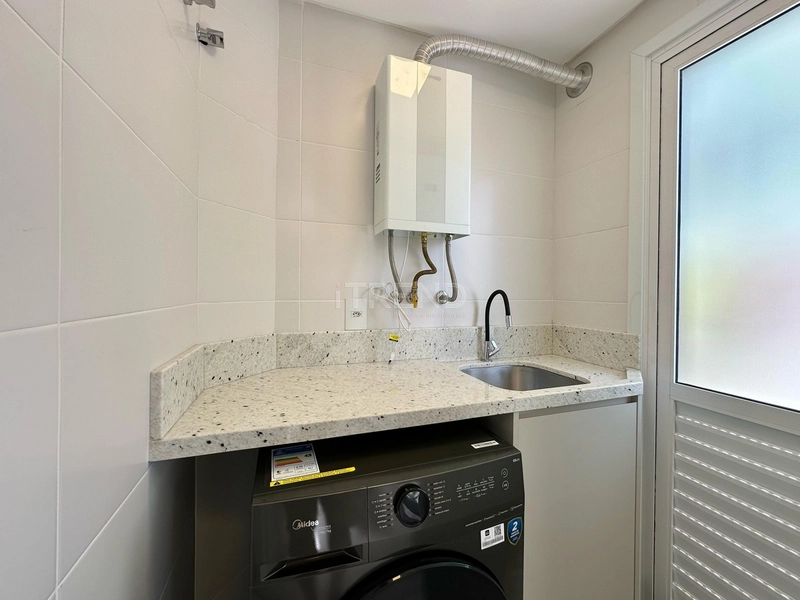 APARTAMENTO À VENDA COM TERRAÇO E INFRA COM PISCINA E VISTA PARA O MA: 3ª foto da galeria de imagens do imóvel