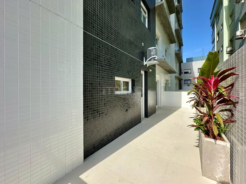 APARTAMENTO À VENDA COM TERRAÇO E INFRA COM PISCINA E VISTA PARA O MA: 4ª foto da galeria de imagens do imóvel