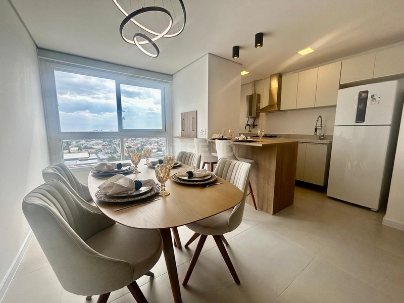 Apartamento com 2 Suítes