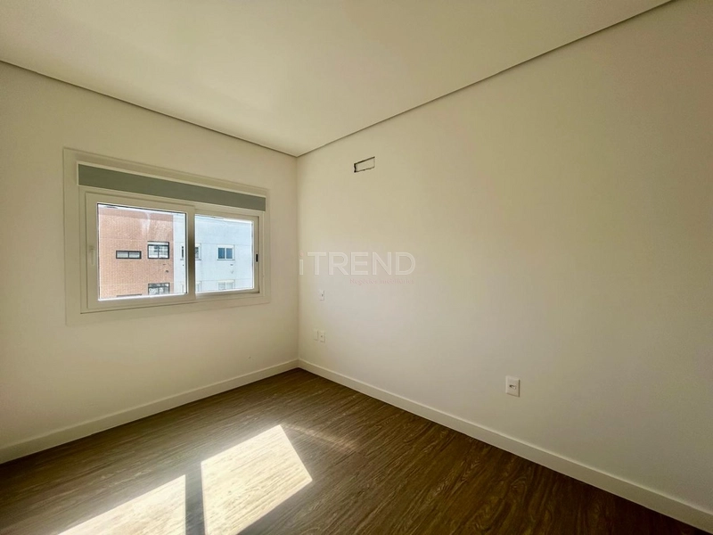 Apartamento de esquina em prédio moderno à 2 quadras do mar: 17ª foto da galeria de imagens do imóvel