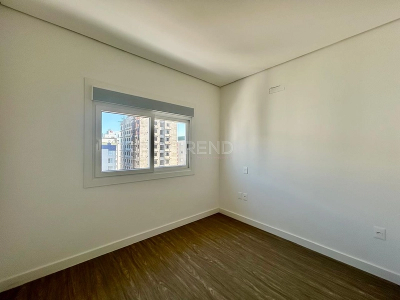Apartamento de esquina em prédio moderno à 2 quadras do mar: 19ª foto da galeria de imagens do imóvel