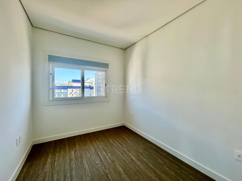 Apartamento de esquina em prédio moderno à 2 quadras do mar: 12ª foto da galeria de imagens do imóvel