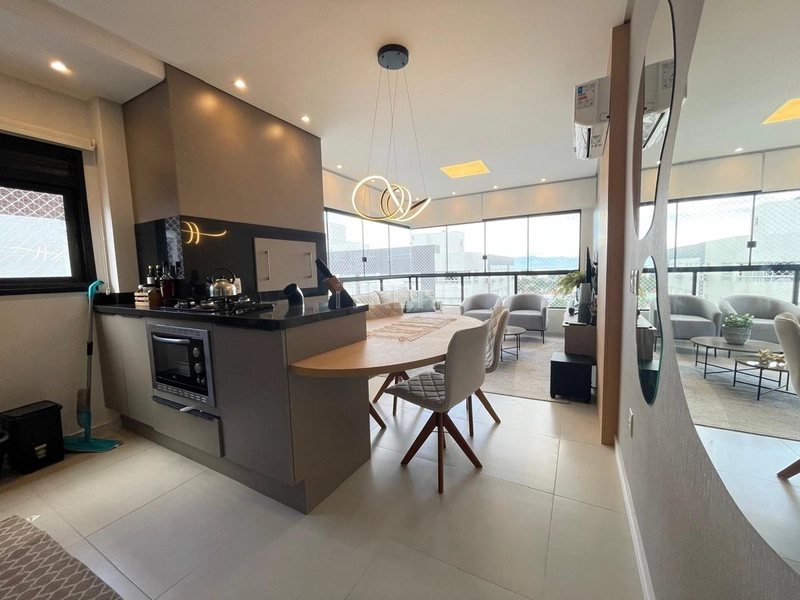 Amplo apartamento mobiliado e decorado: 1ª foto da galeria de imagens do imóvel