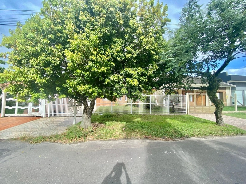 Casa de 5 Dormitórios em Capão da Canoa – Zona Nova: 2ª foto da galeria de imagens do imóvel