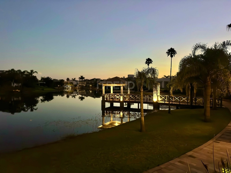 LINDO SOBRADO Á BEIRA LAGO: 15ª foto da galeria de imagens do imóvel