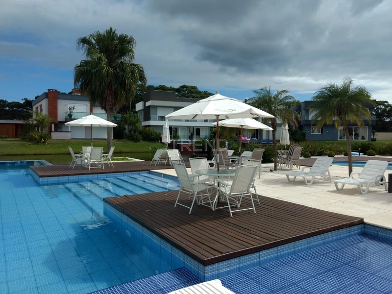 LOTE À VENDA PRÓXIMO AO LAGO E CLUBE: 10ª foto da galeria de imagens do imóvel