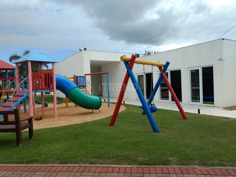 LOTE À VENDA PRÓXIMO AO LAGO E CLUBE: 7ª foto da galeria de imagens do imóvel