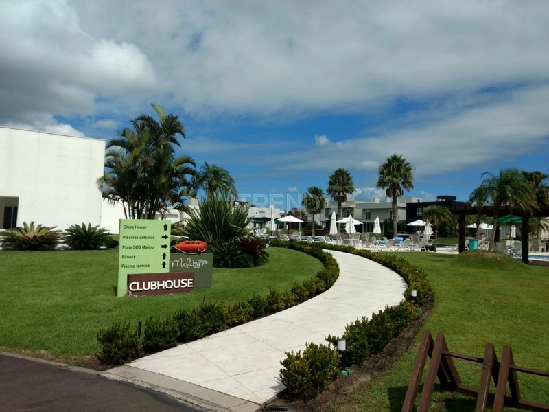 LOTE À VENDA PRÓXIMO AO LAGO E CLUBE: 2ª foto da galeria de imagens do imóvel