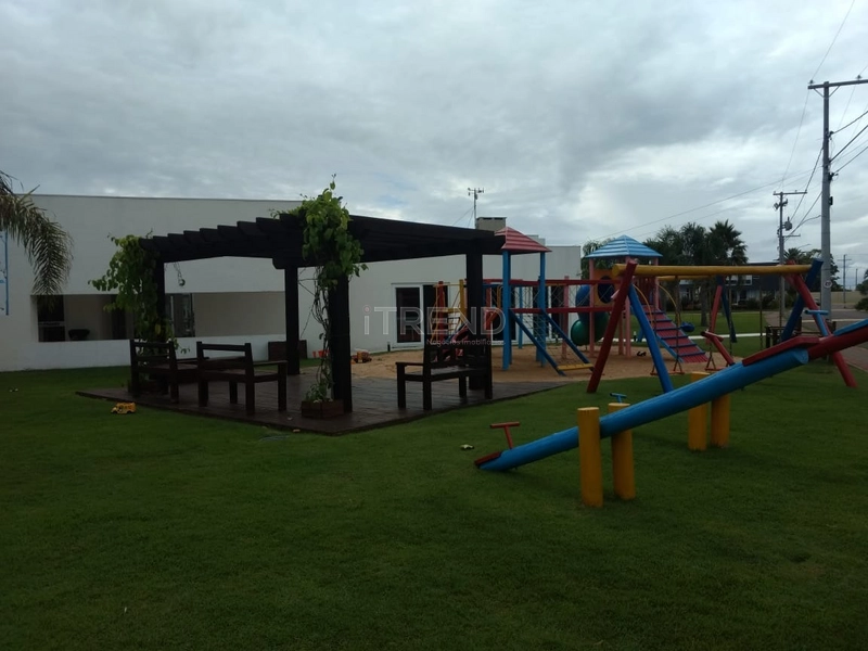 LOTE À VENDA PRÓXIMO AO LAGO E CLUBE: 21ª foto da galeria de imagens do imóvel