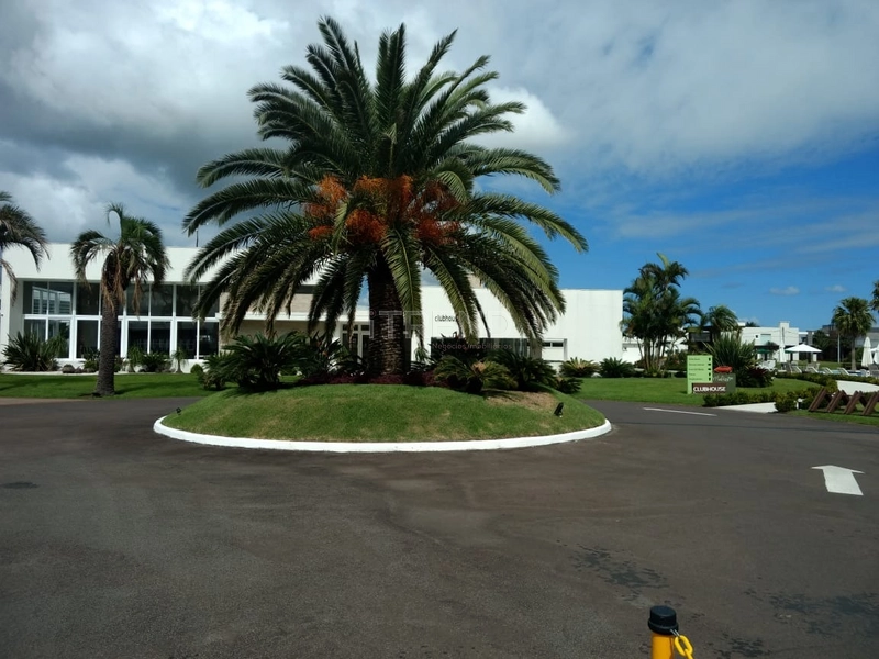 LOTE À VENDA PRÓXIMO AO LAGO E CLUBE: 9ª foto da galeria de imagens do imóvel