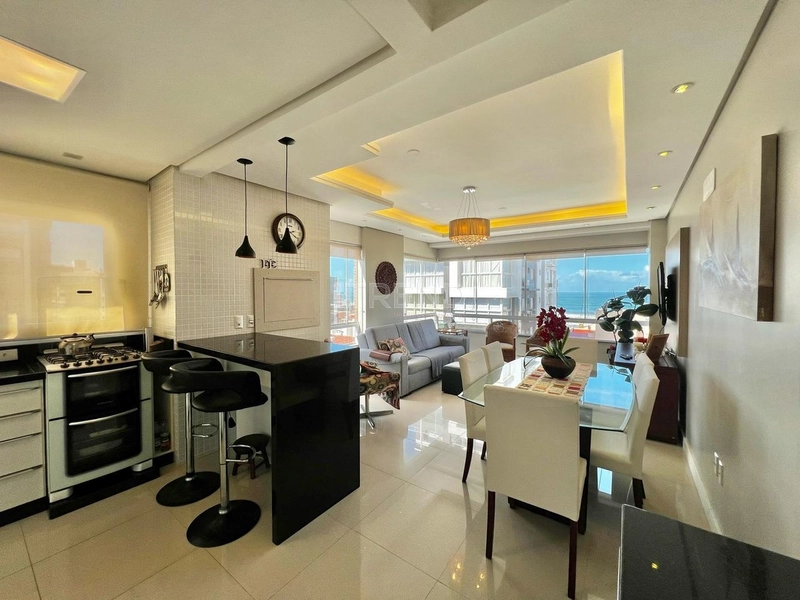 Três dormitórios junto a praça e com vista eterna para o mar.: 4ª foto da galeria de imagens do imóvel