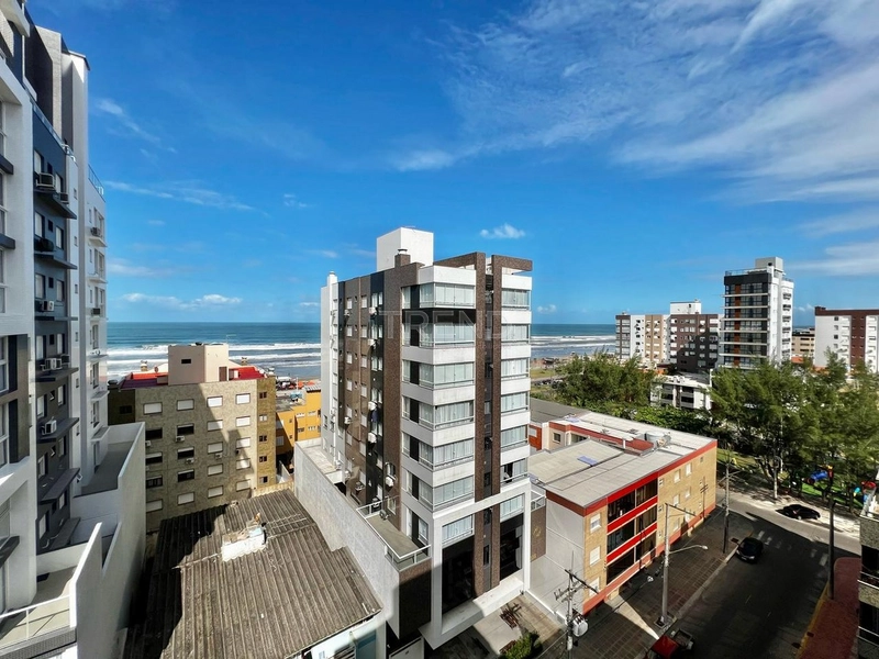 Três dormitórios junto a praça e com vista eterna para o mar.: 8ª foto da galeria de imagens do imóvel