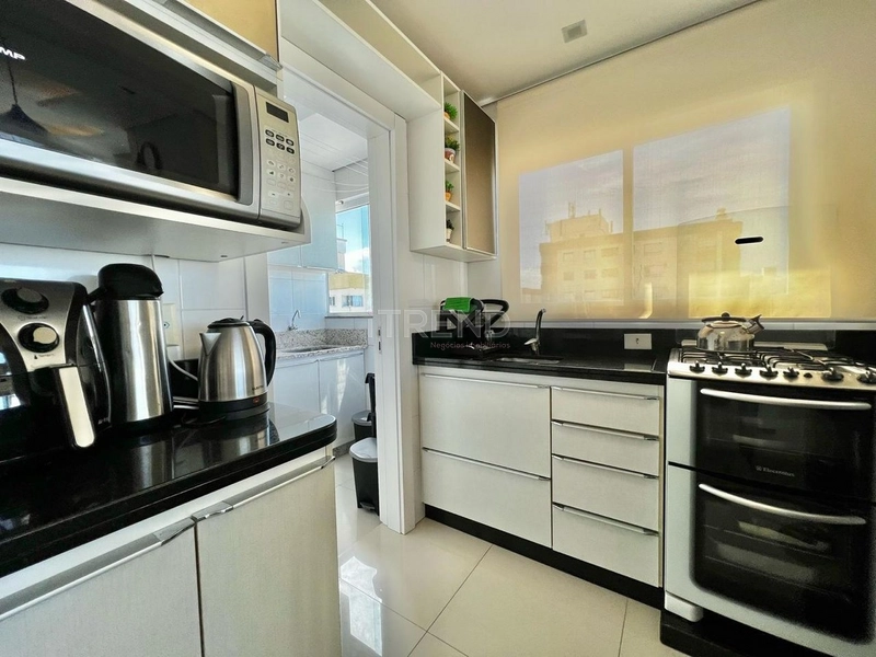 Três dormitórios junto a praça e com vista eterna para o mar.: 7ª foto da galeria de imagens do imóvel