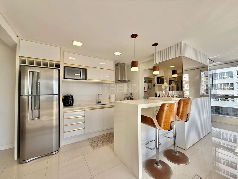 De frente para avenida !: 6ª foto da galeria de imagens do imóvel