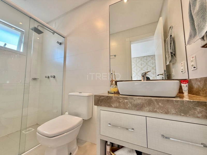 De frente para avenida !: 19ª foto da galeria de imagens do imóvel