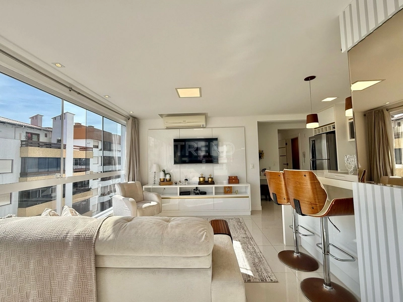 De frente para avenida !: 4ª foto da galeria de imagens do imóvel