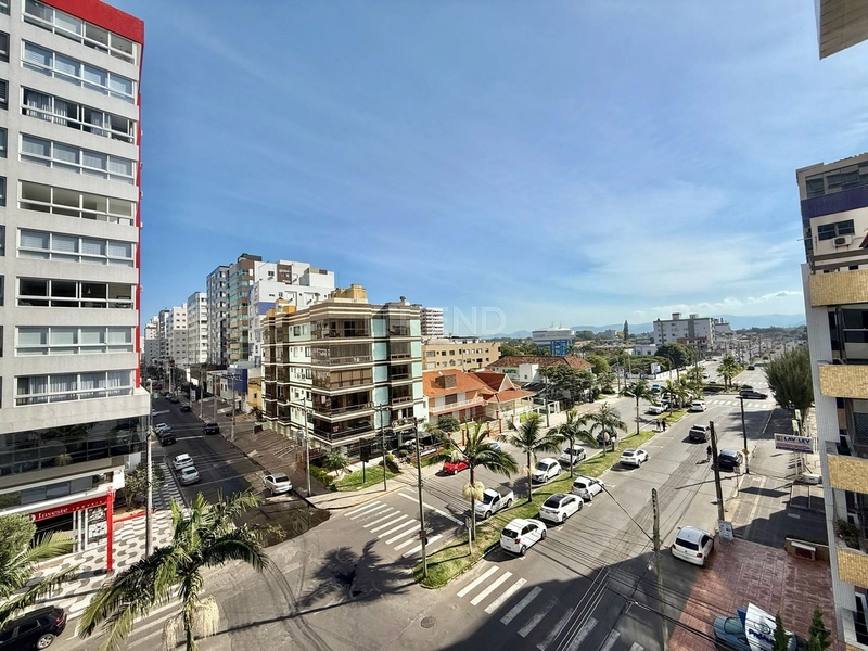 De frente para avenida !: 12ª foto da galeria de imagens do imóvel