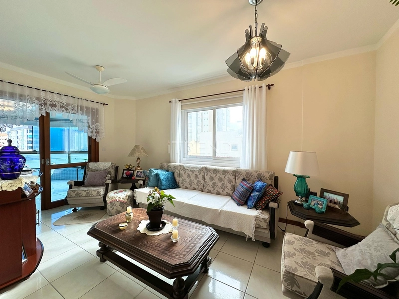 APARTAMENTO MOBILIADO - SACADA DE FRENTE - AMPLO: 6ª foto da galeria de imagens do imóvel