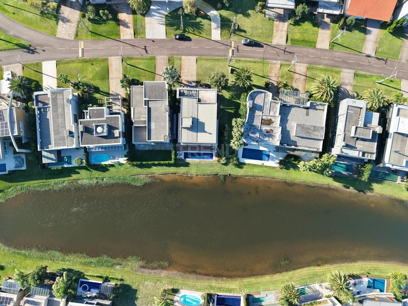 LINDO SOBRADO CONTEMPORÂNEO NO CONDOMÍNIO  ENSEADA LAGOS XANGRI-LÁ: 26ª foto da galeria de imagens do imóvel
