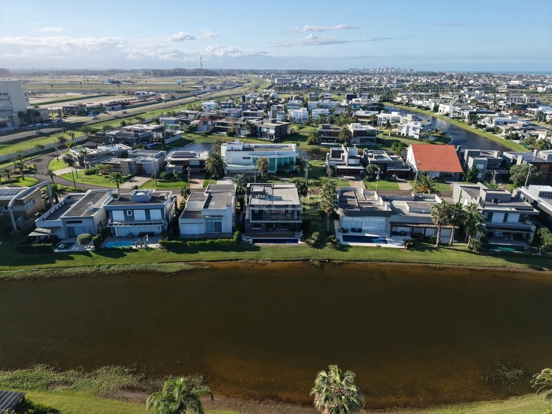 LINDO SOBRADO CONTEMPORÂNEO NO CONDOMÍNIO  ENSEADA LAGOS XANGRI-LÁ: 27ª foto da galeria de imagens do imóvel