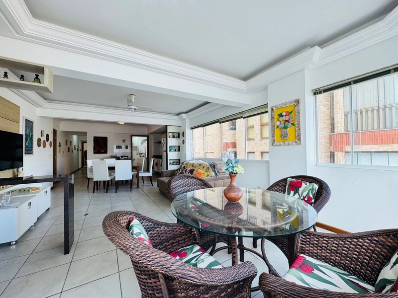 Apartamento com vista para o mar de todos os cômodos: 3ª foto da galeria de imagens do imóvel