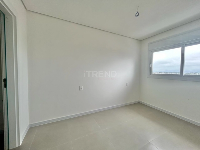 01 SUÍTE DE FRENTE COM VISTA LIBERADA!: 3ª foto da galeria de imagens do imóvel