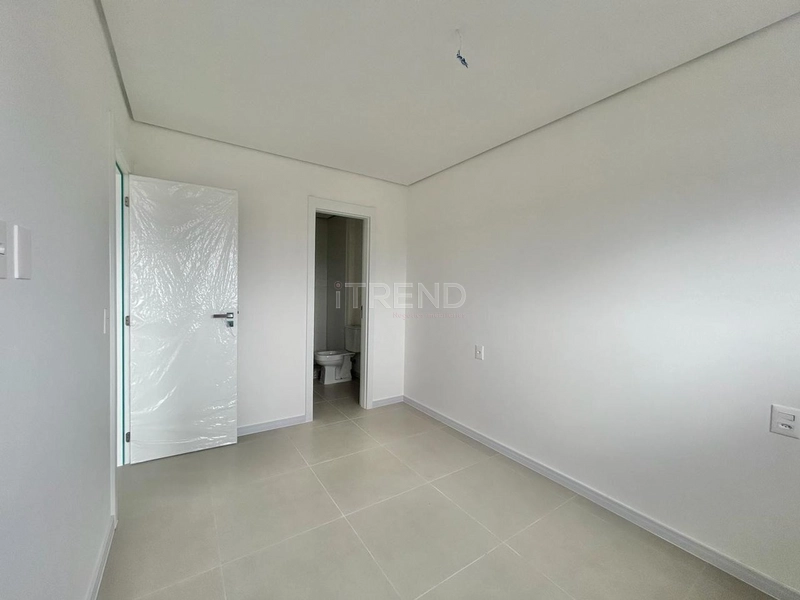 01 SUÍTE DE FRENTE COM VISTA LIBERADA!: 2ª foto da galeria de imagens do imóvel