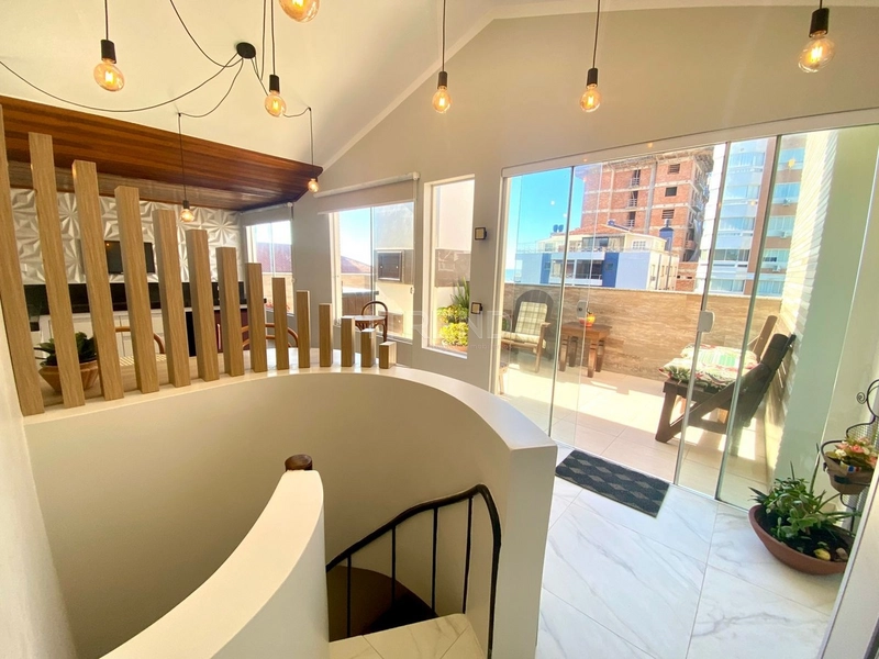 APENAS DUAS QUADRAS DO MAR: 12ª foto da galeria de imagens do imóvel