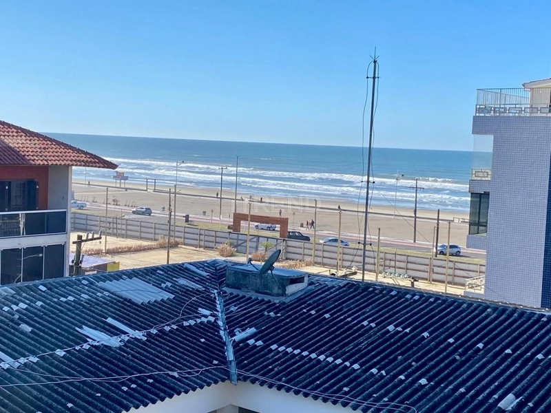 APENAS DUAS QUADRAS DO MAR: 16ª foto da galeria de imagens do imóvel