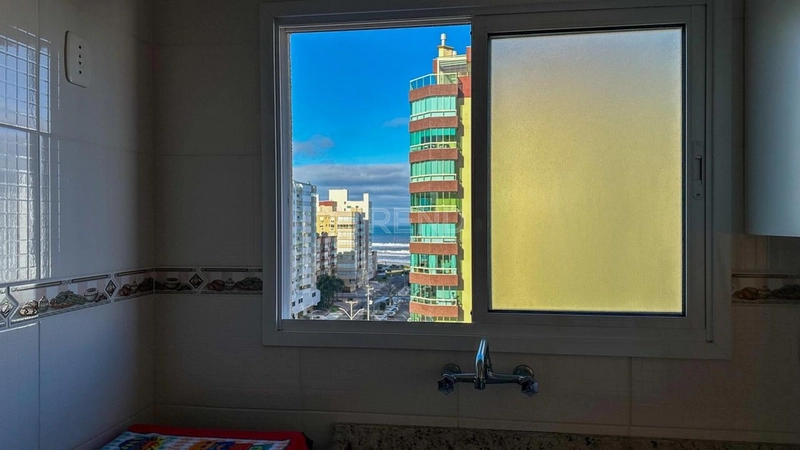 Frente Avenida: 17ª foto da galeria de imagens do imóvel