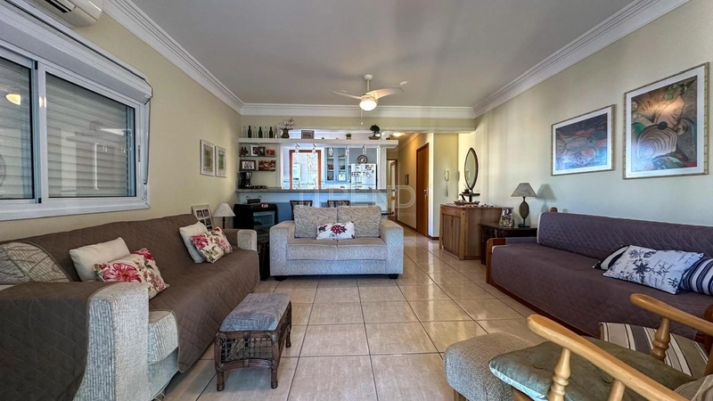 Frente Avenida: 9ª foto da galeria de imagens do imóvel