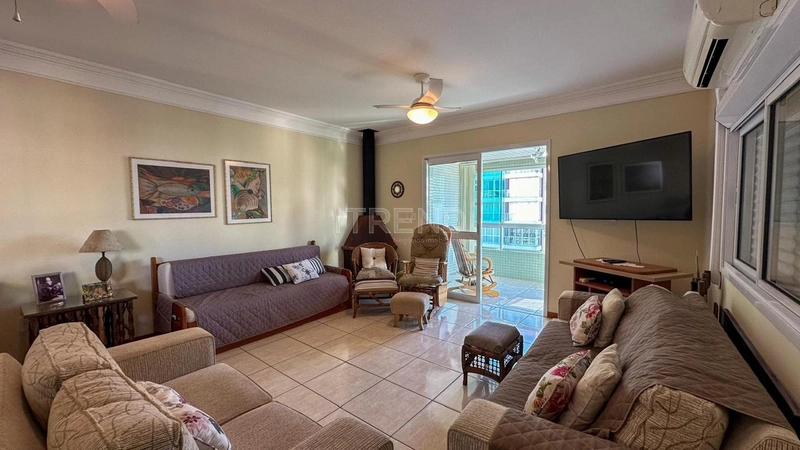 Frente Avenida: 11ª foto da galeria de imagens do imóvel