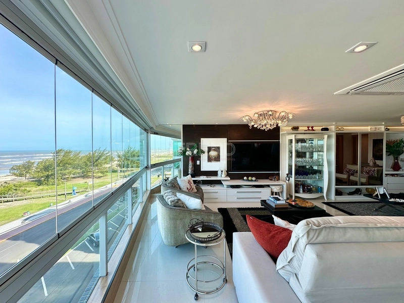 APARTAMENTO COM AMPLA SACADA DE FRETE PARA O MAR: 11ª foto da galeria de imagens do imóvel