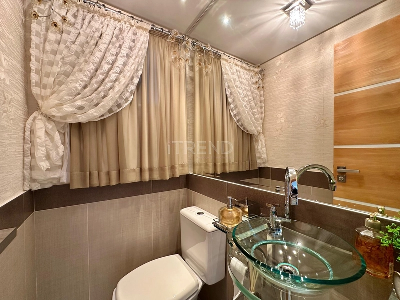 APARTAMENTO COM AMPLA SACADA DE FRETE PARA O MAR: 17ª foto da galeria de imagens do imóvel