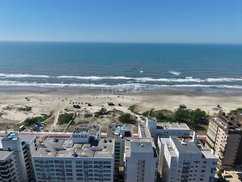 APARTAMENTO COM AMPLA SACADA DE FRETE PARA O MAR: 2ª foto da galeria de imagens do imóvel