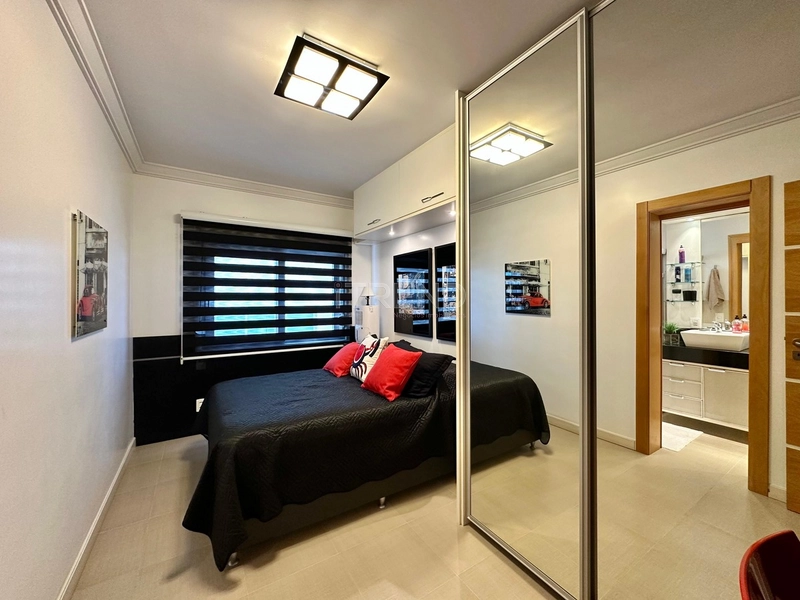 APARTAMENTO COM AMPLA SACADA DE FRETE PARA O MAR: 14ª foto da galeria de imagens do imóvel