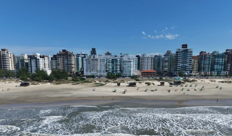 APARTAMENTO DE FRENTE PARA O MAR: 42ª foto da galeria de imagens do imóvel