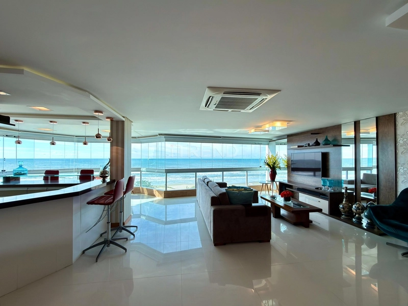 APARTAMENTO DE FRENTE PARA O MAR: 7ª foto da galeria de imagens do imóvel