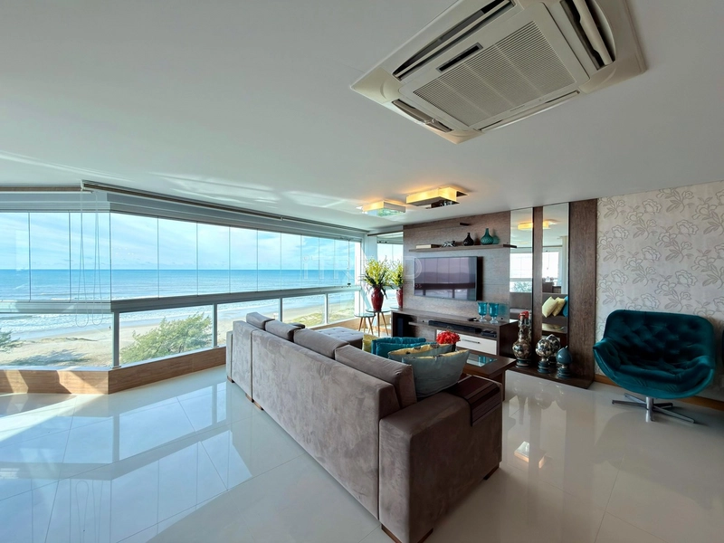 APARTAMENTO DE FRENTE PARA O MAR: 8ª foto da galeria de imagens do imóvel
