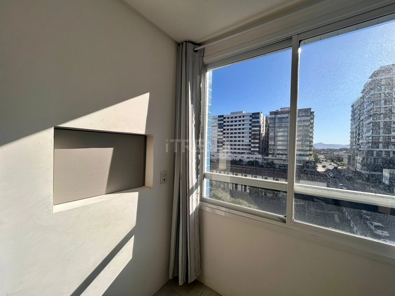 Apartamento de esquina com vista para o mar e praça: 8ª foto da galeria de imagens do imóvel
