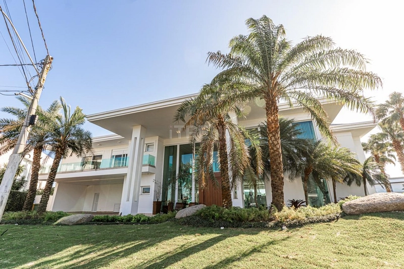 Mansão à Venda no Melhor Condomínio do Litoral Norte!