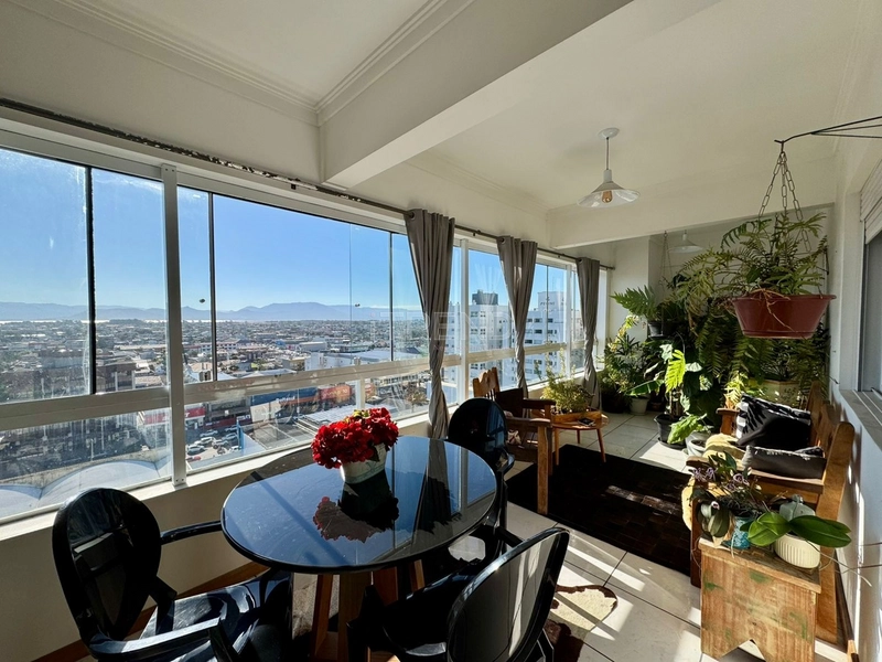 BELÍSSIMA VISTA PARA A SERRA: 14ª foto da galeria de imagens do imóvel