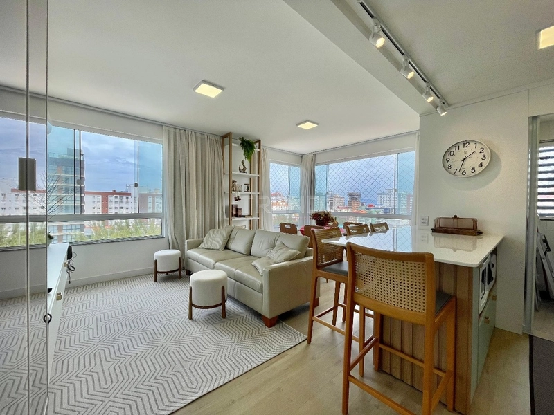 Excelente localização em frente a Praça Flávio Boianowski: 15ª foto da galeria de imagens do imóvel